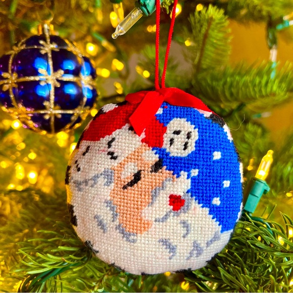 Other - NWOT 🥀 Christmas Santa Handmade Cross Stitched Pillow Ornament